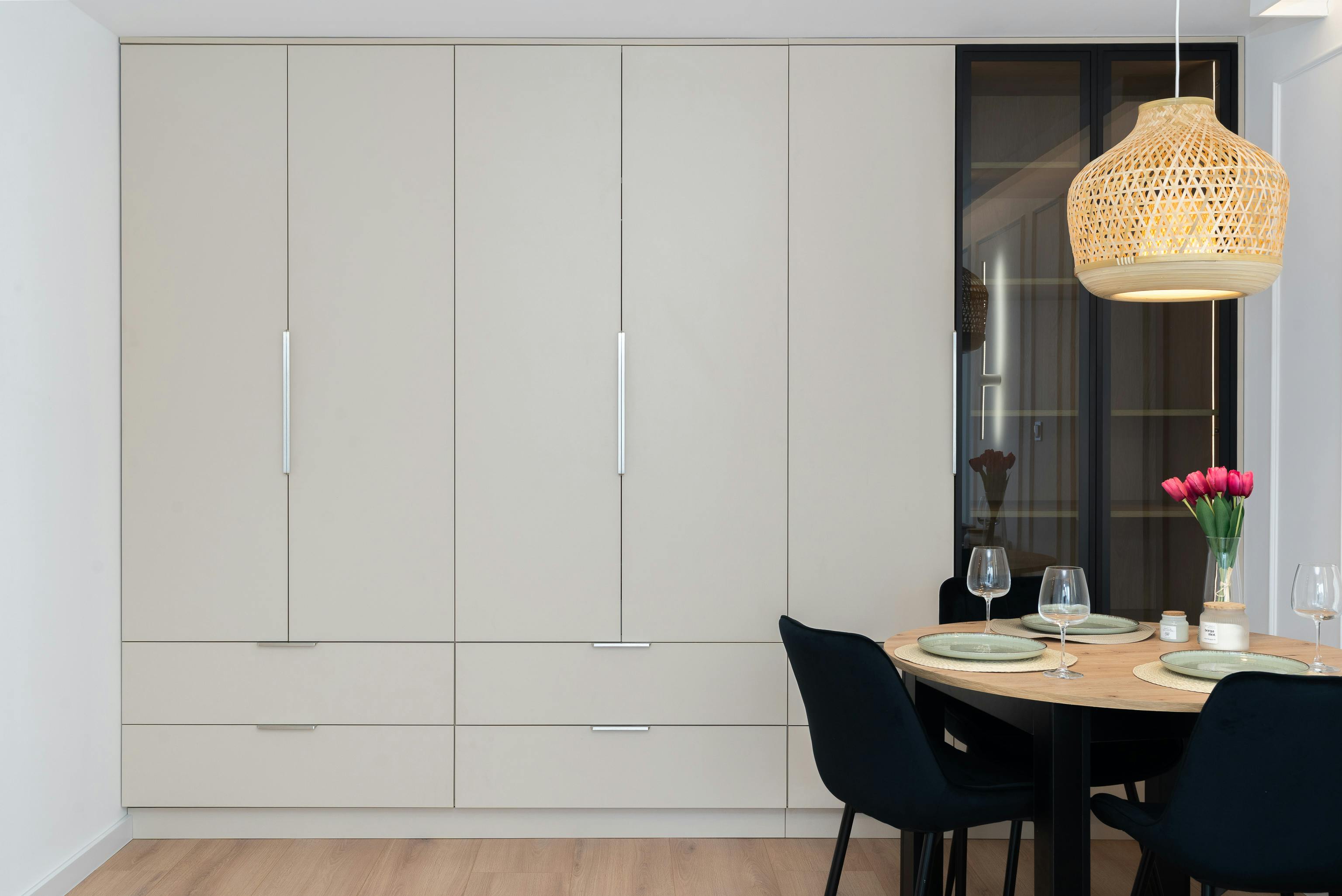 Nowoczesna realizacja mebli